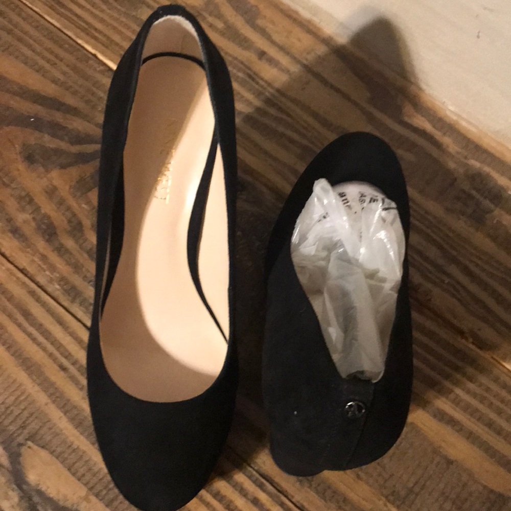 BRAND NEW Nine West Halenia Suede Wedge Pumps